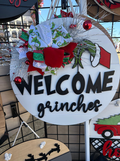 Welcome Grinches Door Round