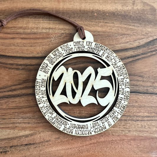 2025 circle ornament
