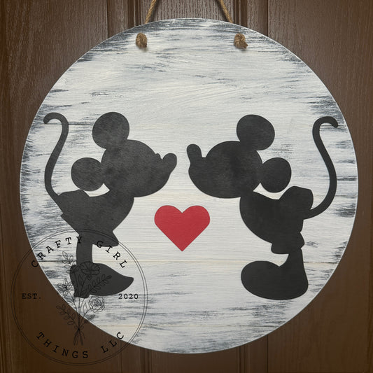 Mouse Kissing Door Round
